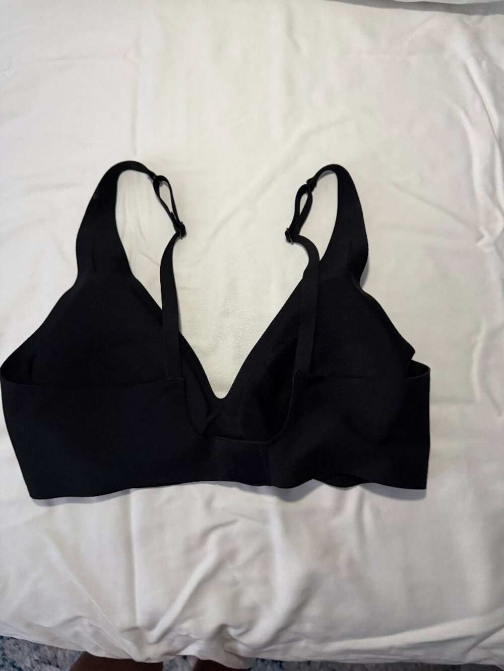 Women’s XL Black Wireless Plunge Bra Seamless Padded Adjustable Straps